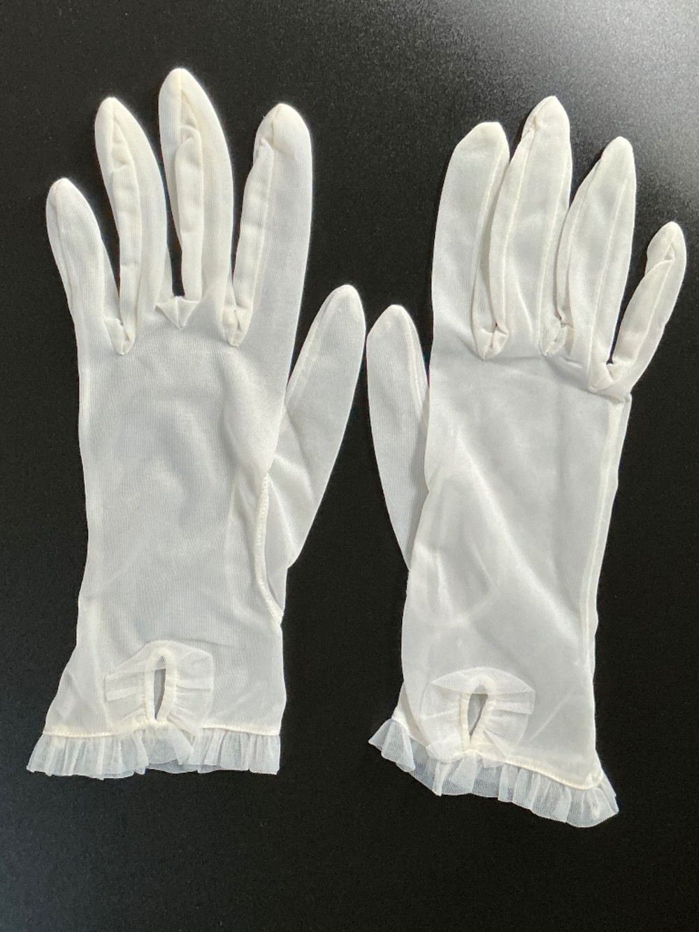 VTG 1950s Kayser Sheer Nylon Dress Gloves Ruffle Keyhole Cuff Size 7 Coquette